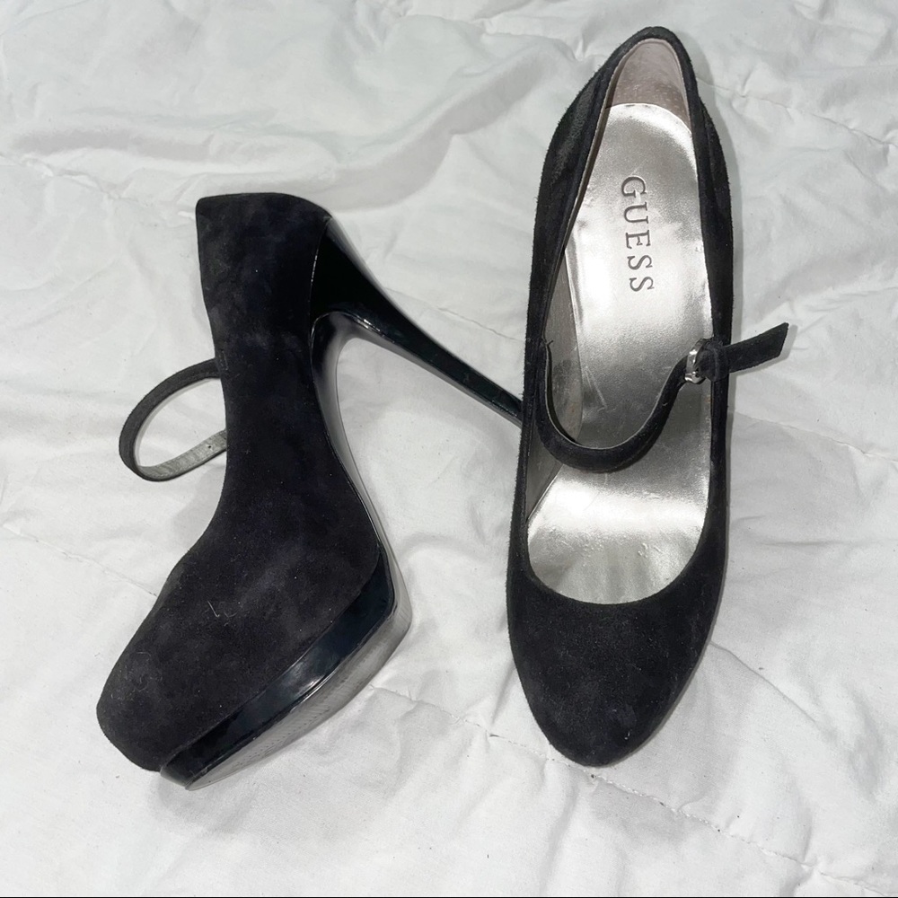 Guess Woman’s Mary Jane platform Pumps
